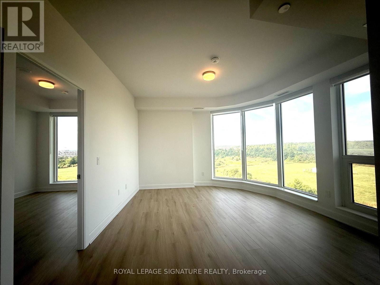Photo 3 of 813 3240 William Coltson Avenue, Oakville ON