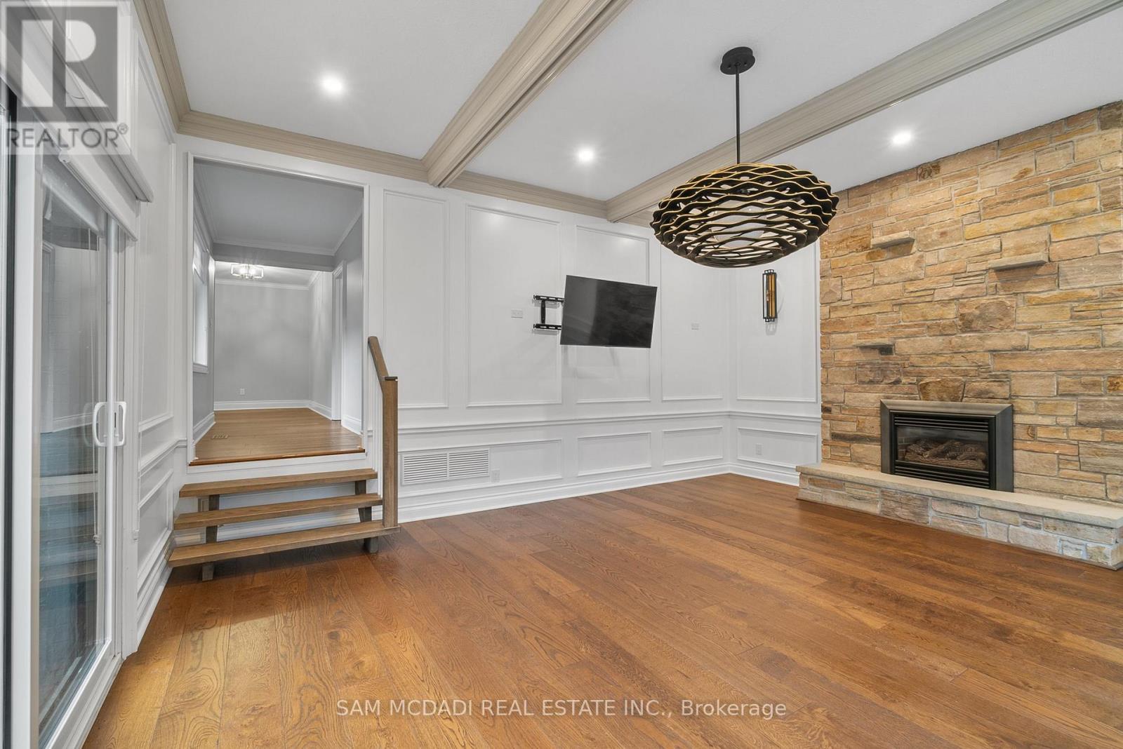 Photo 18 of 474 Bob O Link Road, Mississauga ON