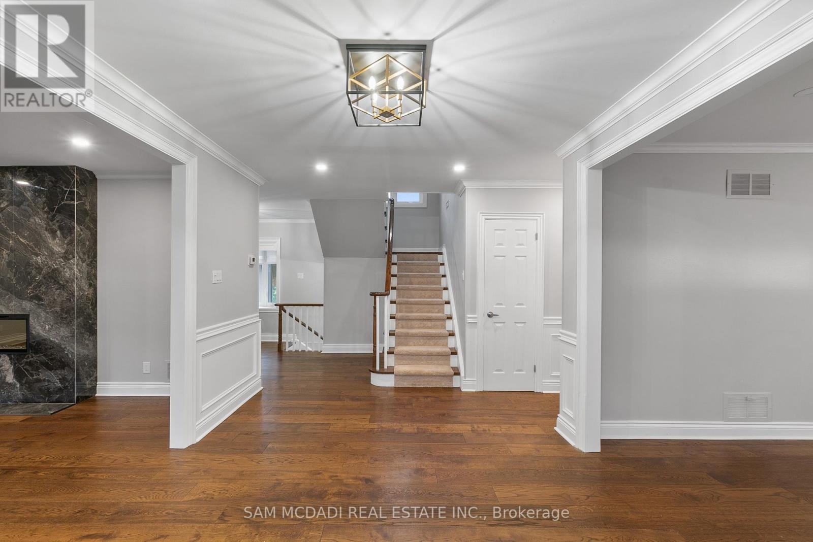 Photo 3 of 474 Bob O Link Road, Mississauga ON