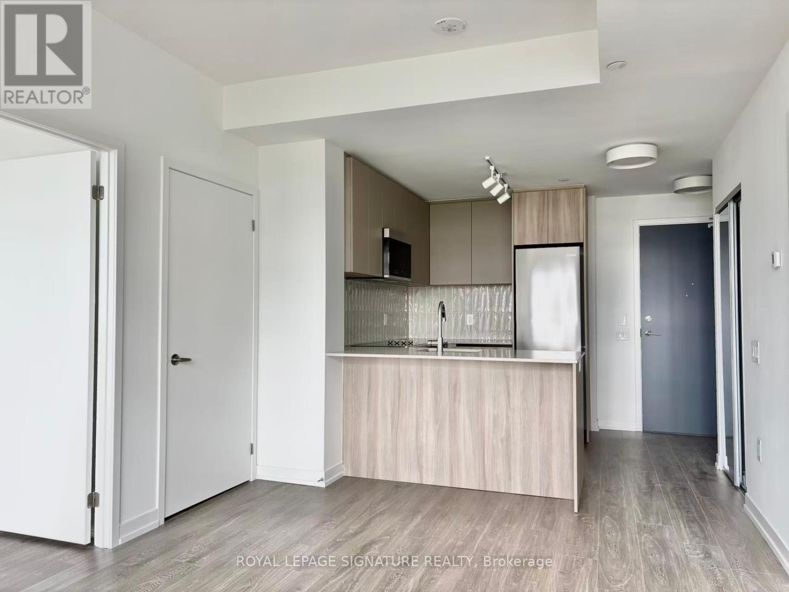 Photo 5 of 826 2485 Eglinton Avenue W, Mississauga ON
