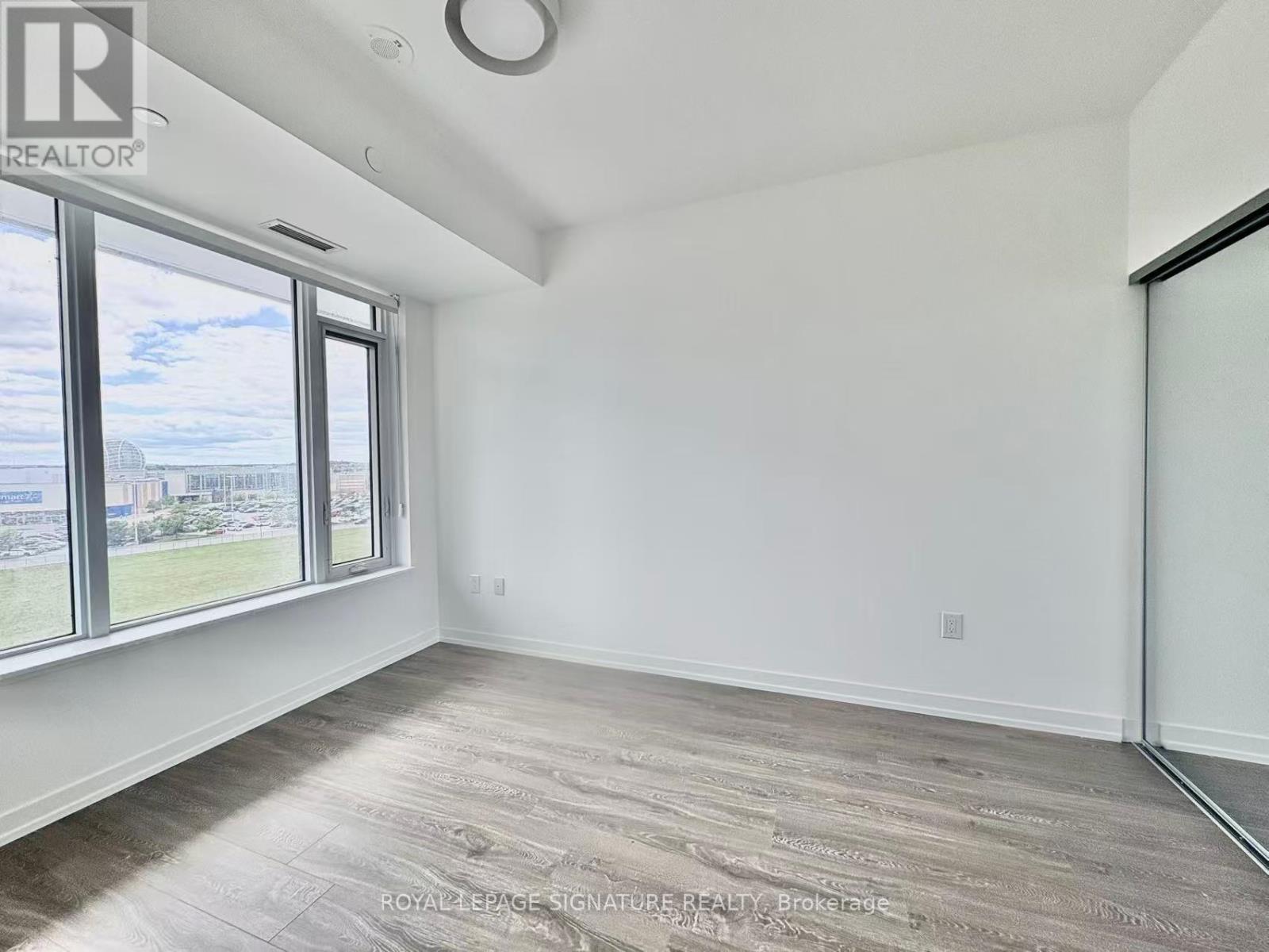 Photo 9 of 826 2485 Eglinton Avenue W, Mississauga ON