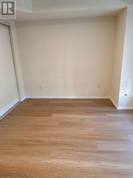 Photo 11 of 5 221 Twelfth Street, Toronto ON