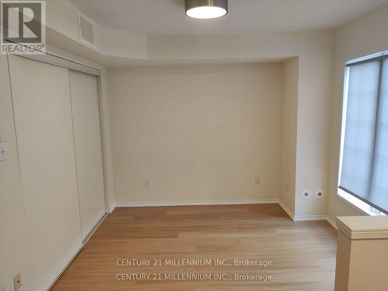 Photo 15 of 5 221 Twelfth Street, Toronto ON
