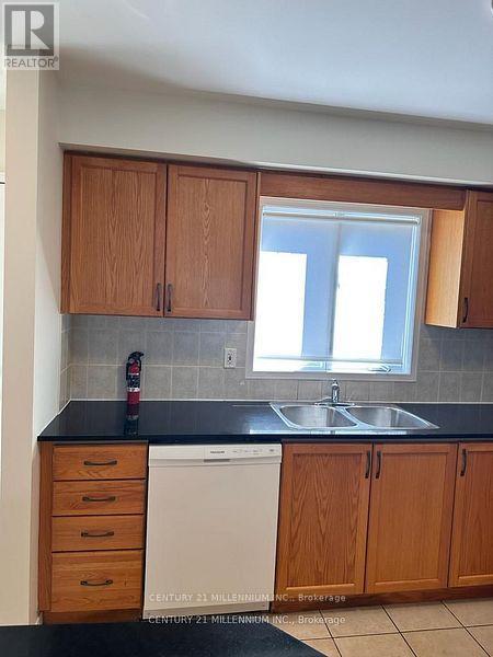 Photo 4 of 5 221 Twelfth Street, Toronto ON