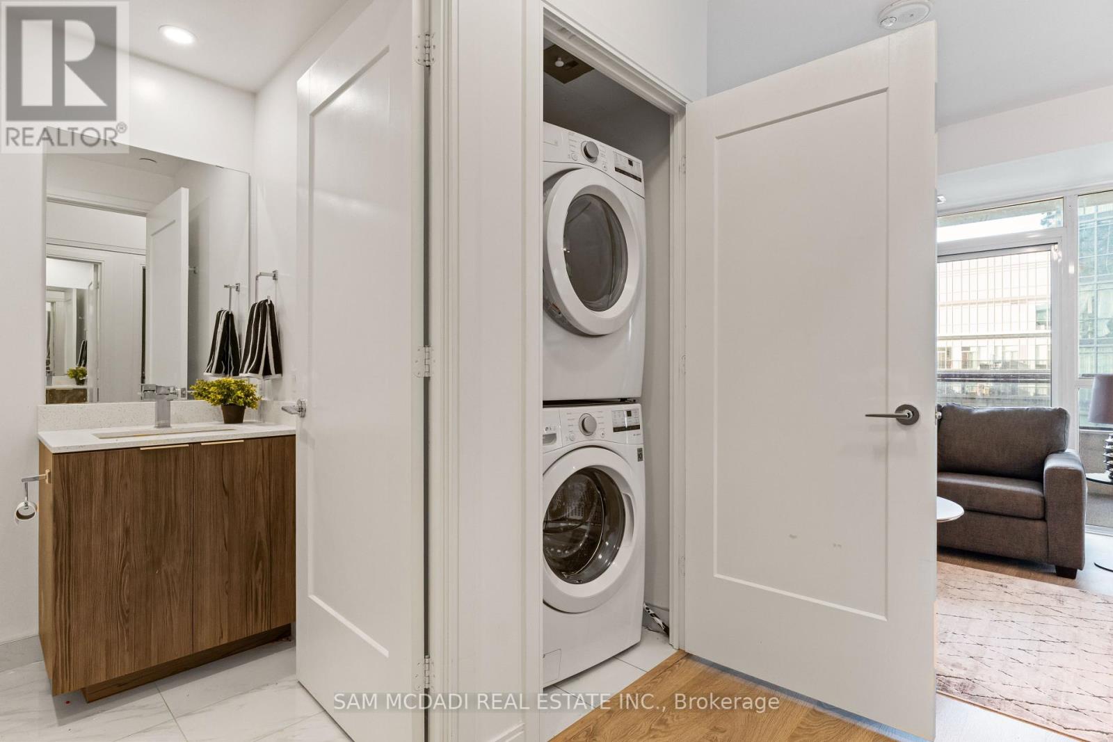 Photo 12 of 1405 65 Annie Craig Drive, Toronto ON