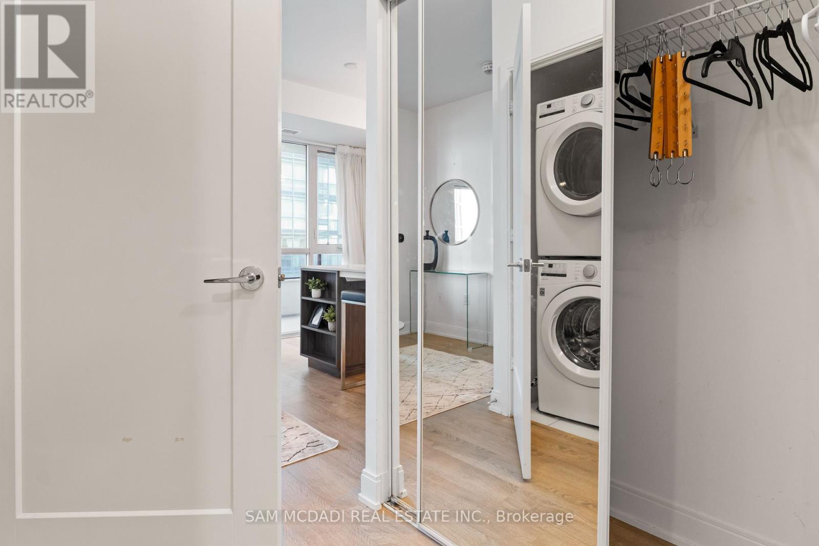 Photo 7 of 1405 65 Annie Craig Drive, Toronto ON