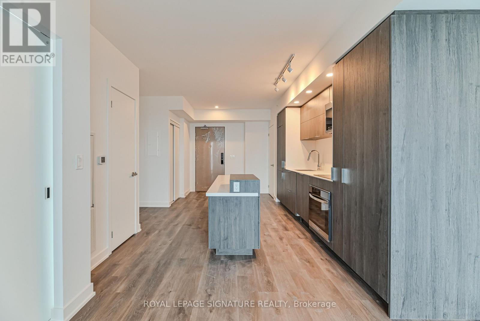 Photo 6 of 1606 370 Martha Street, Burlington ON