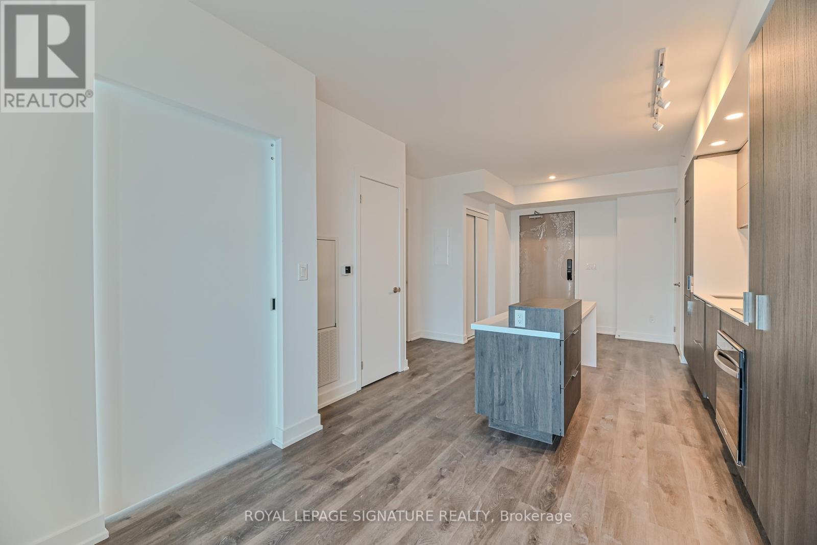 Photo 8 of 1606 370 Martha Street, Burlington ON