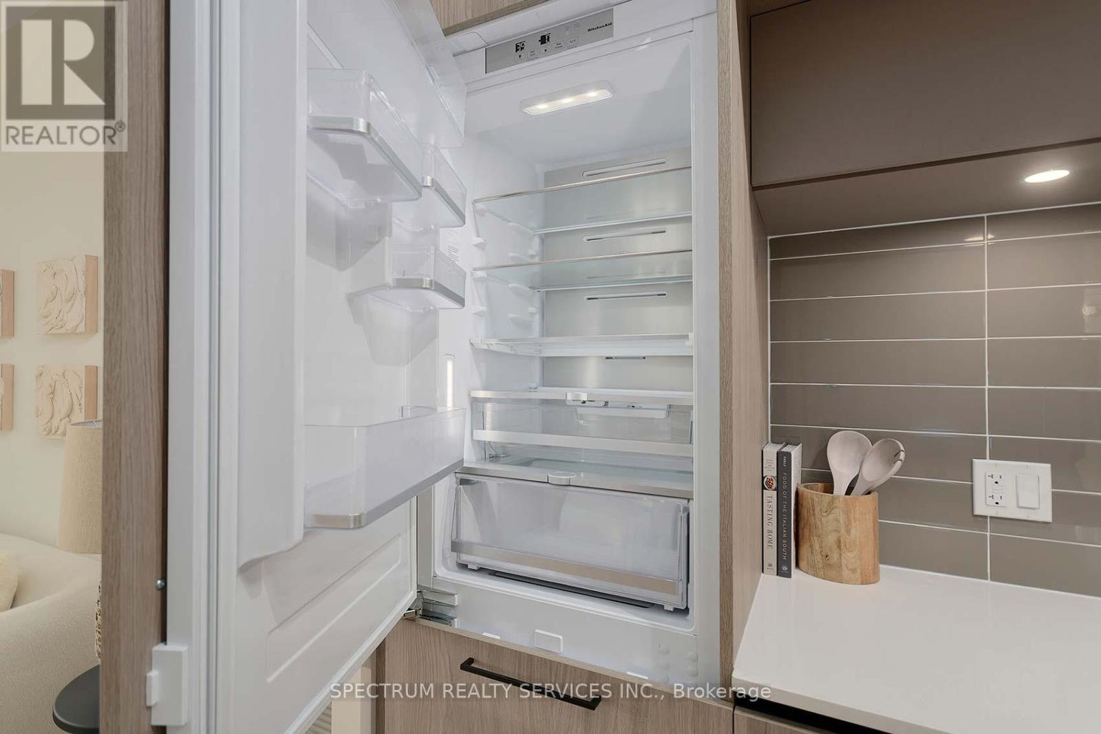 Photo 11 of 1028 2 David Eyer Road, Richmond Hill ON