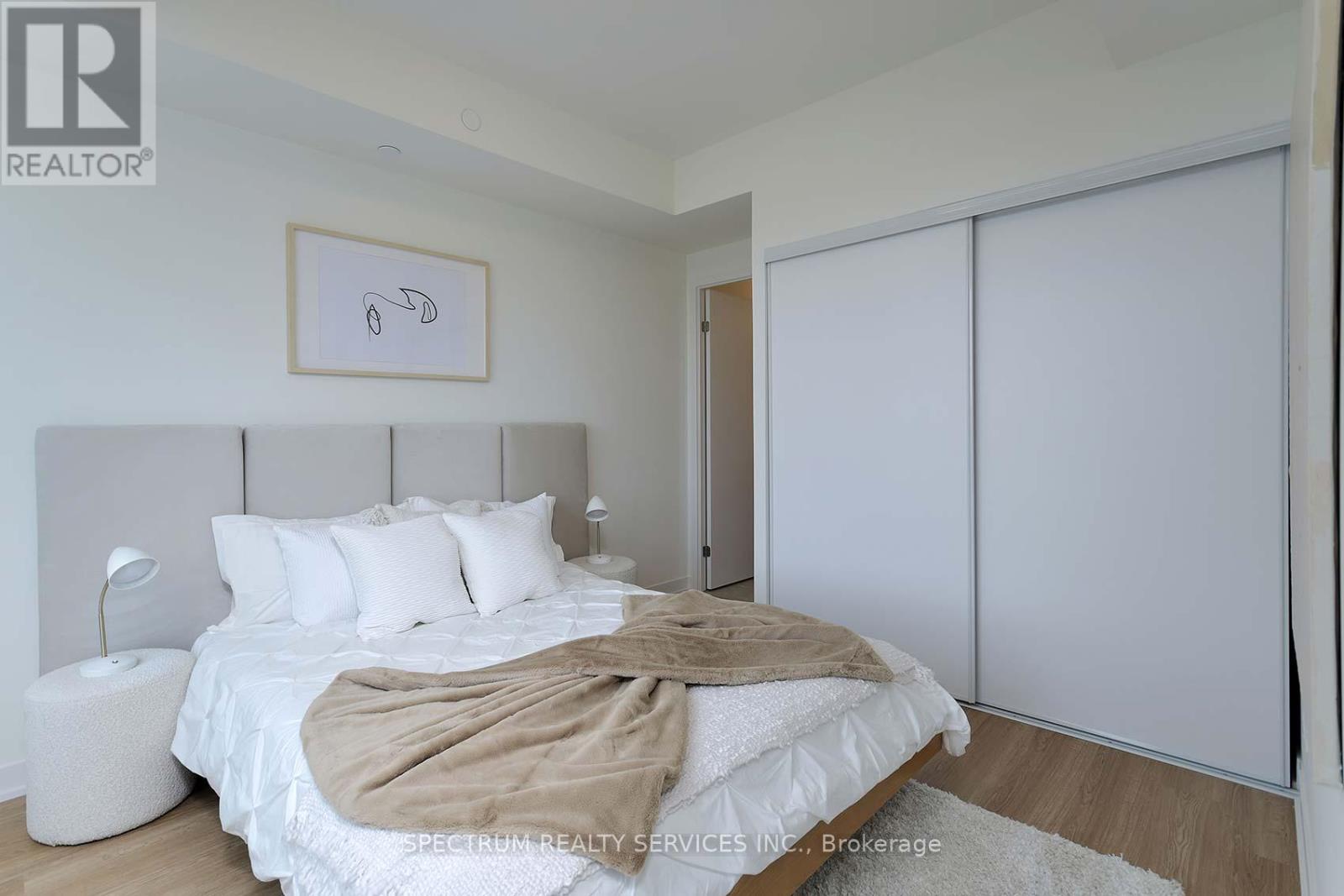 Photo 12 of 1028 2 David Eyer Road, Richmond Hill ON