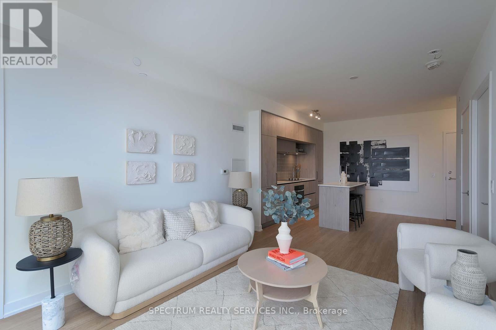 Photo 6 of 1028 2 David Eyer Road, Richmond Hill ON