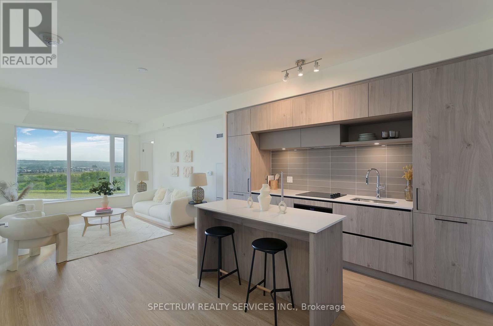 Photo 7 of 1028 2 David Eyer Road, Richmond Hill ON