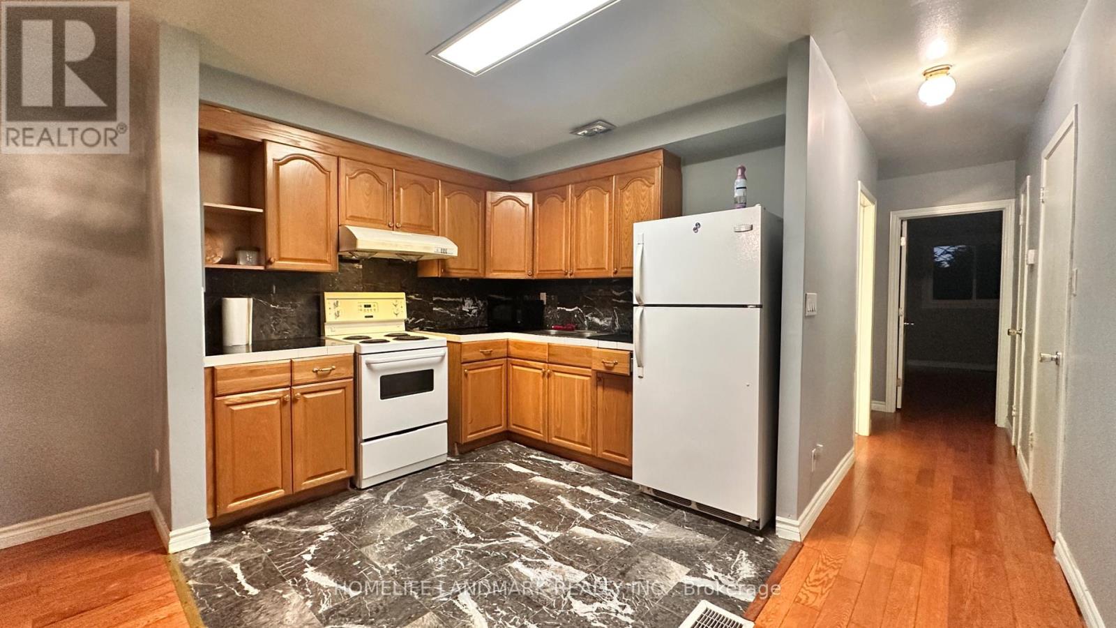 Photo 11 of 1171 B Lakeshore Road E, Mississauga ON