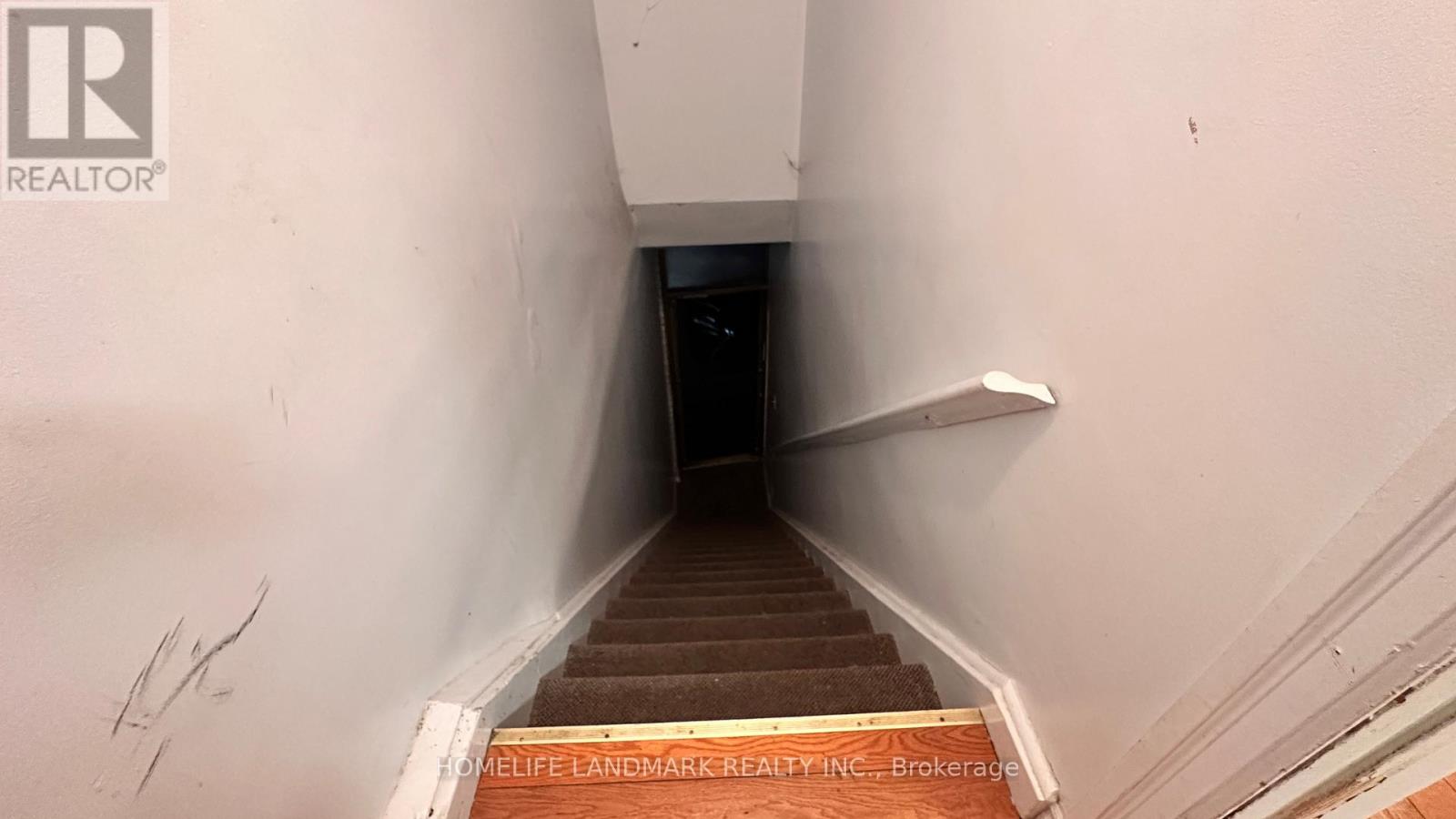 Photo 8 of 1171 B Lakeshore Road E, Mississauga ON