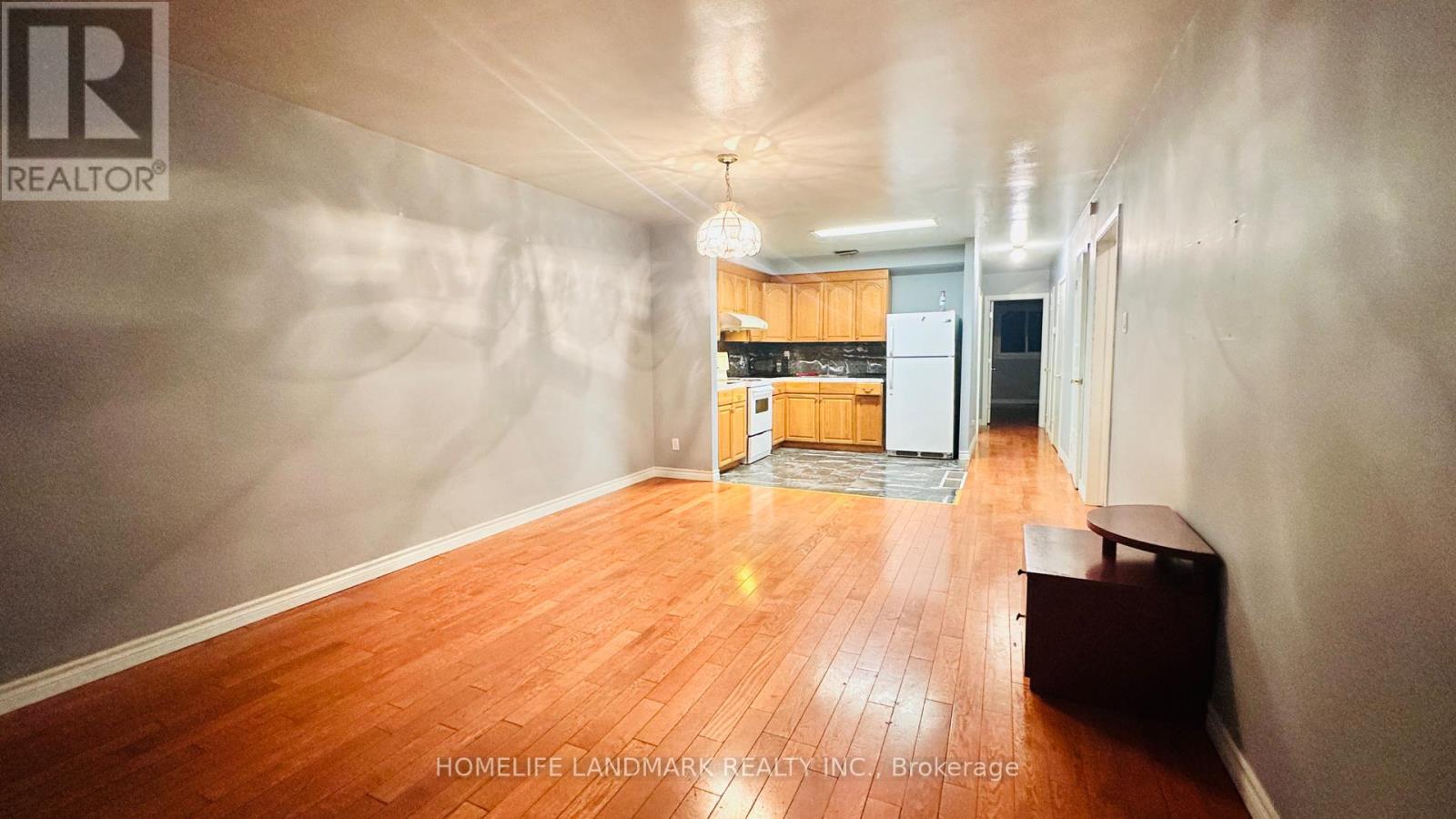 Photo 5 of 1171 B Lakeshore Road E, Mississauga ON