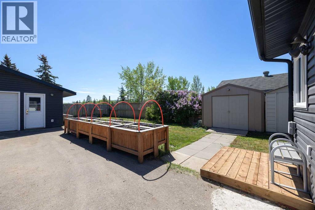 Photo 8 of 31 Rae Crescent, Fort Mcmurray AB
