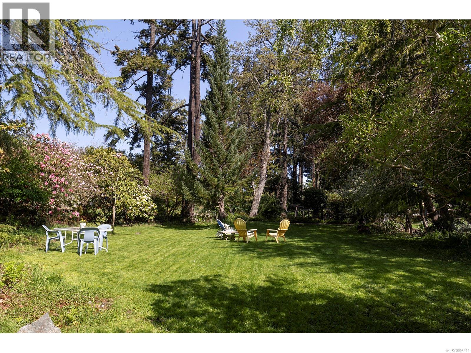 Photo 52 of 934 A Foul Bay Rd, Victoria BC