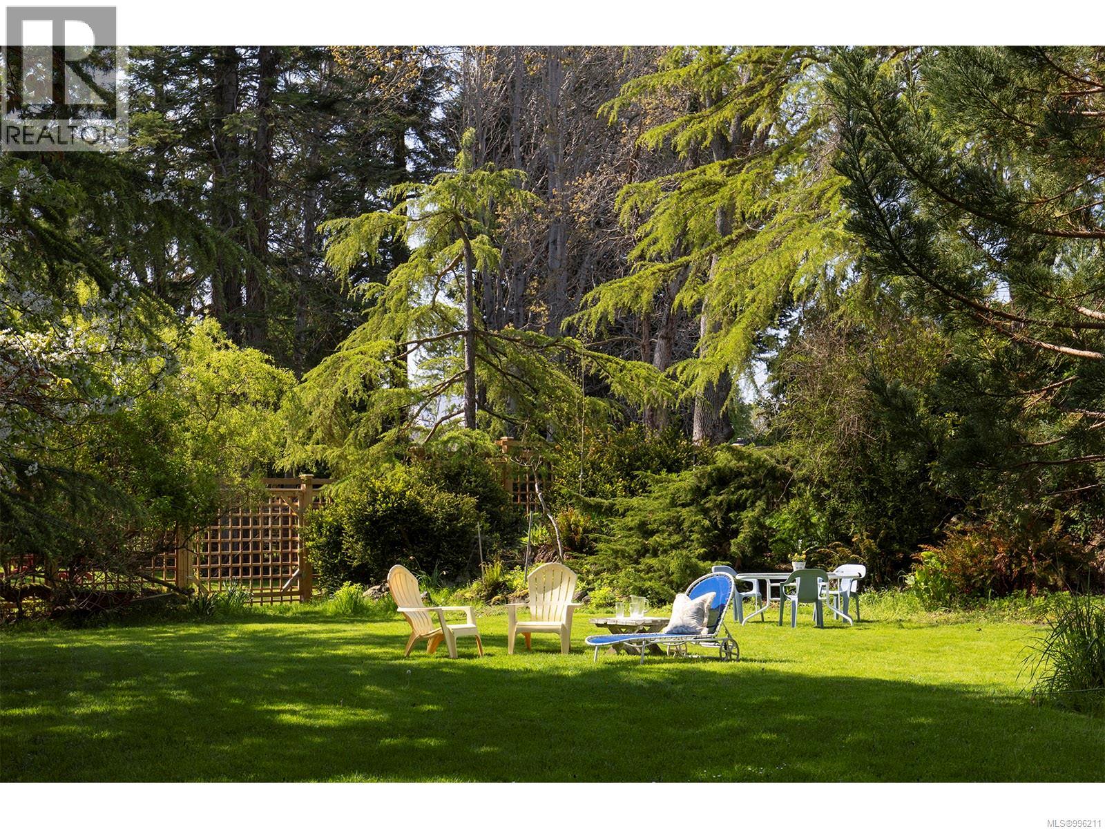 Photo 53 of 934 A Foul Bay Rd, Victoria BC