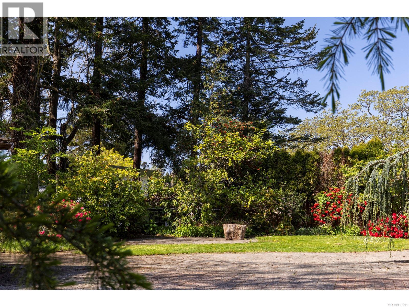 Photo 51 of 934 A Foul Bay Rd, Victoria BC