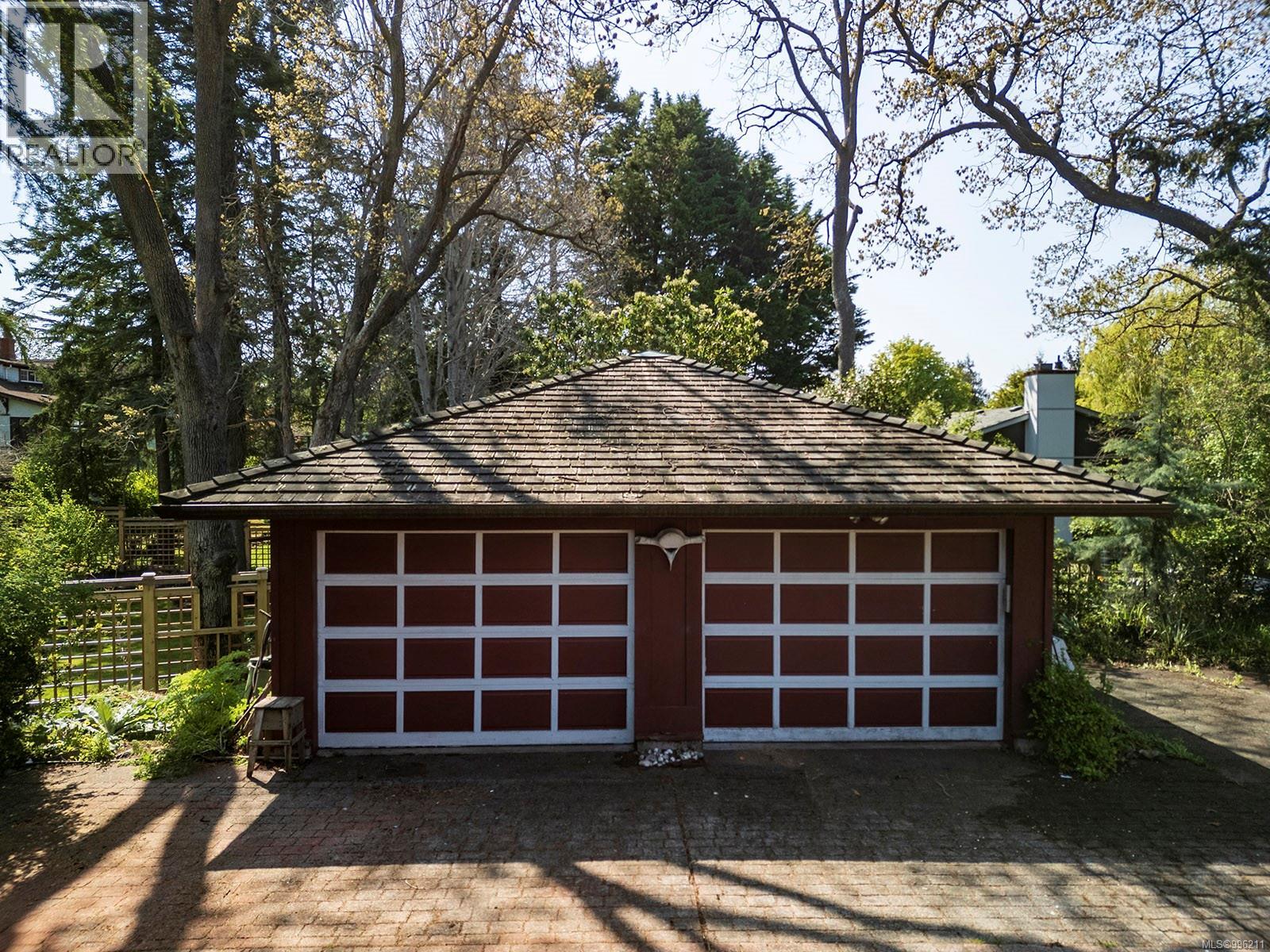 Photo 63 of 934 A Foul Bay Rd, Victoria BC