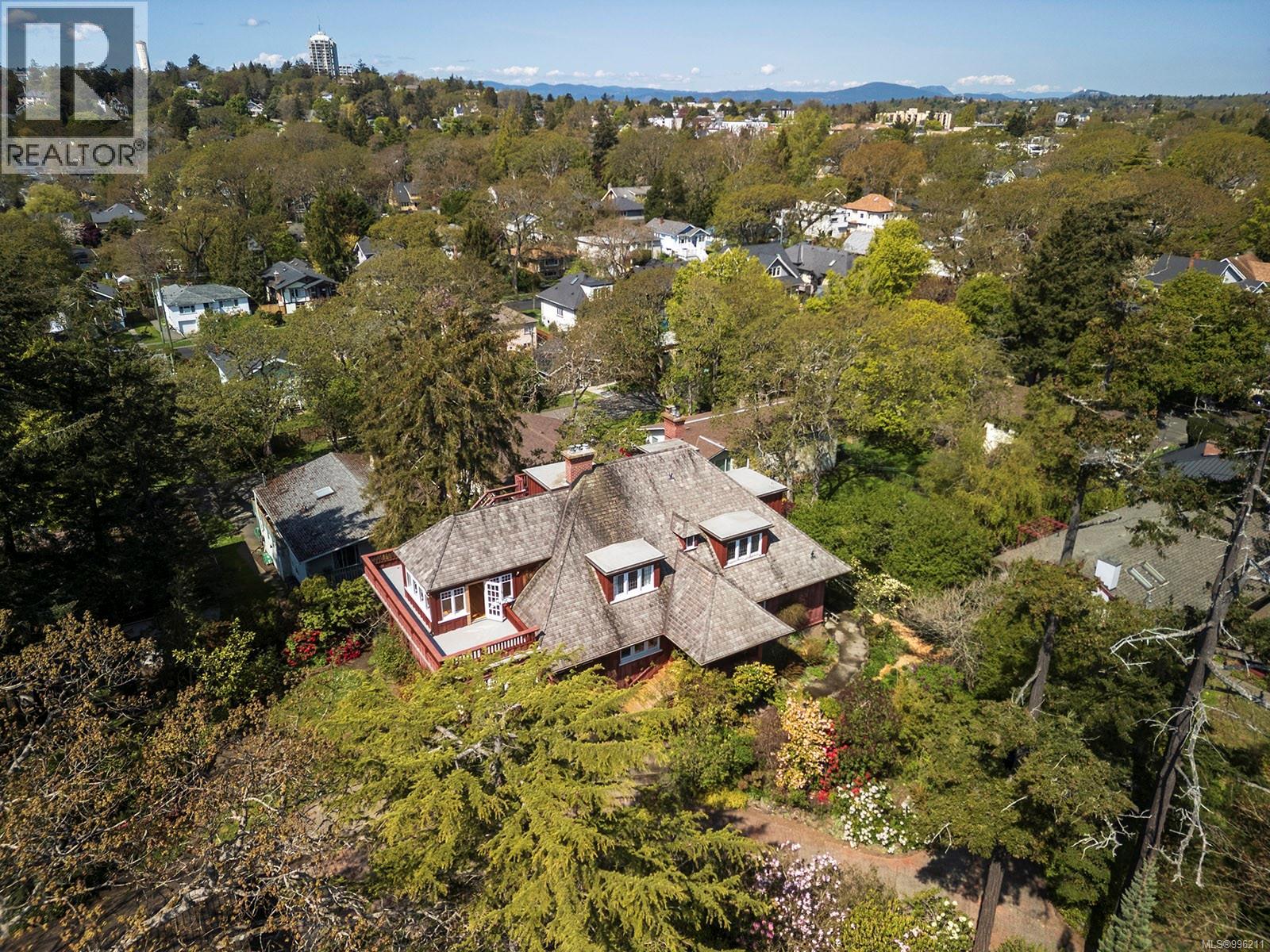 Photo 65 of 934 A Foul Bay Rd, Victoria BC