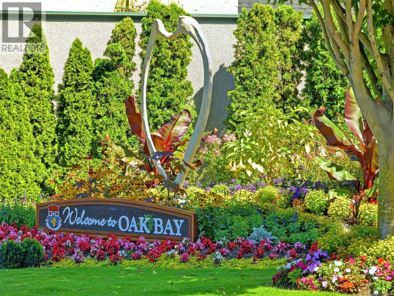 Photo 66 of 934 A Foul Bay Rd, Victoria BC