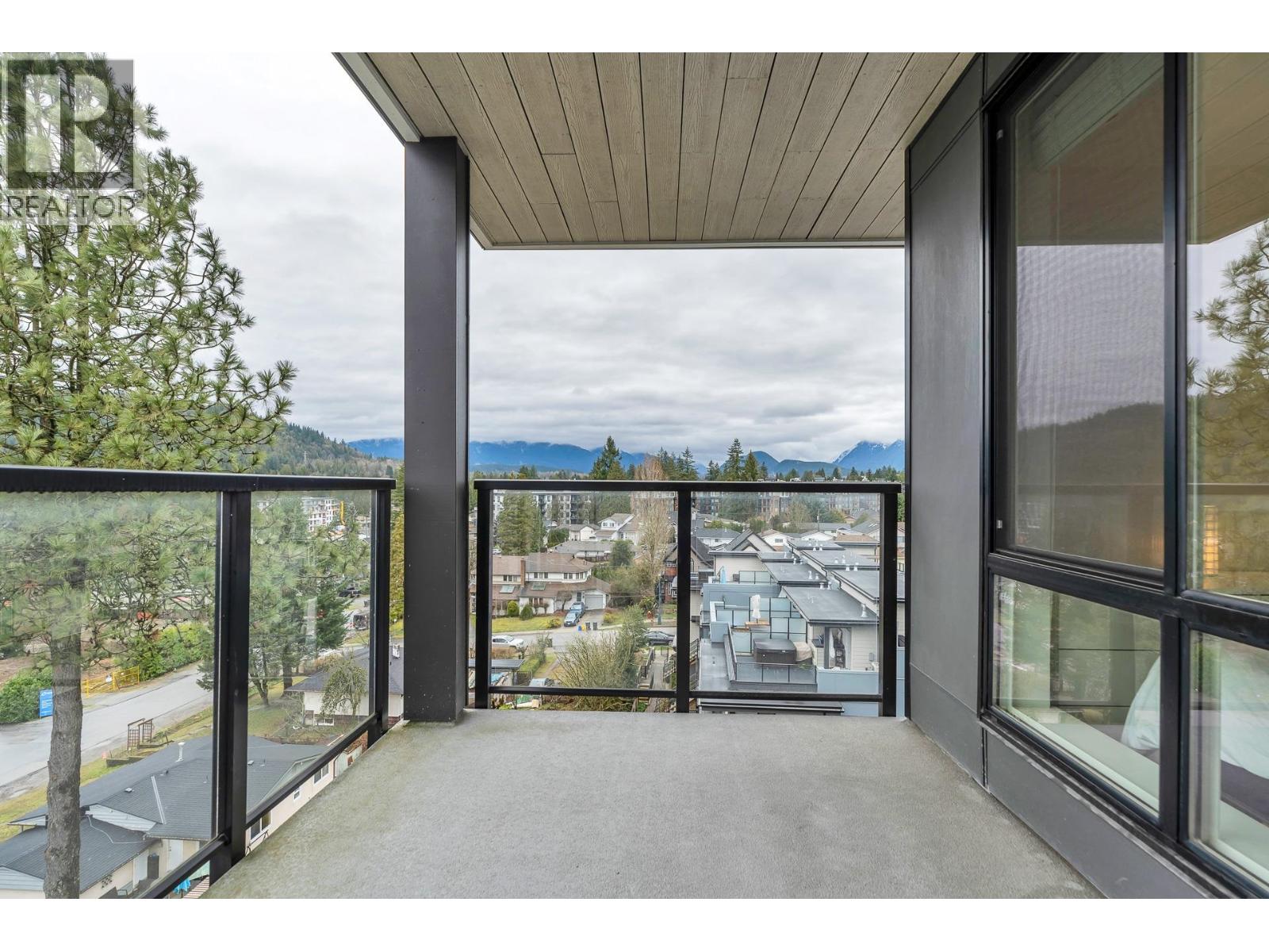 611 707 COMO LAKE AVENUE, Coquitlam