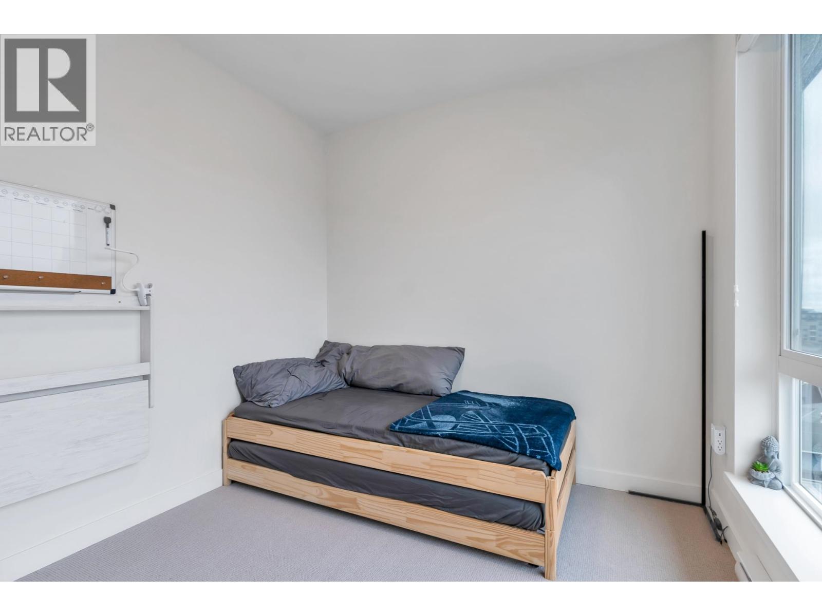 611 707 COMO LAKE AVENUE, Coquitlam