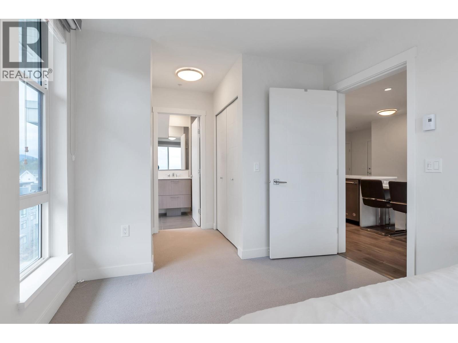 611 707 COMO LAKE AVENUE, Coquitlam