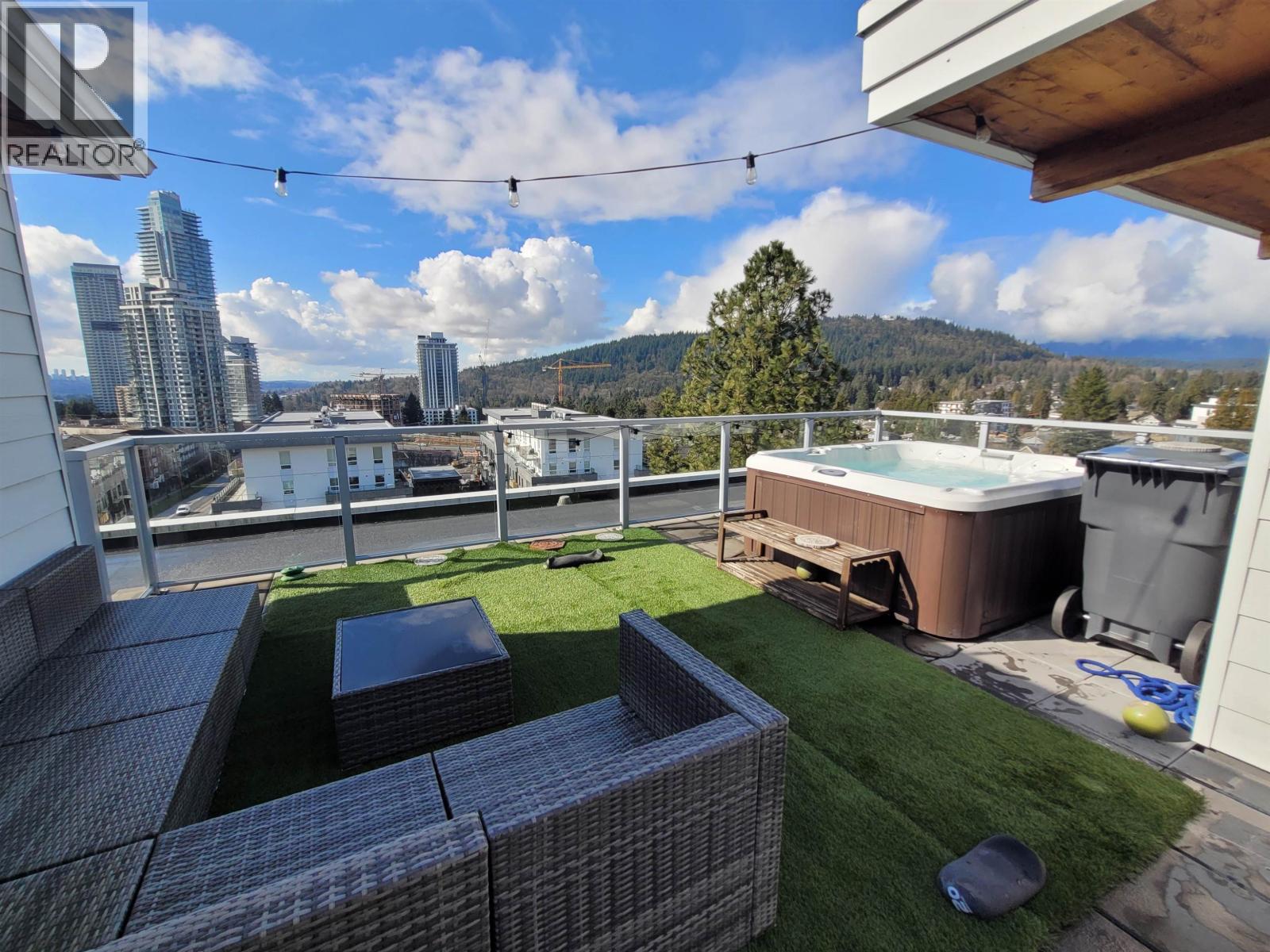 611 707 COMO LAKE AVENUE, Coquitlam