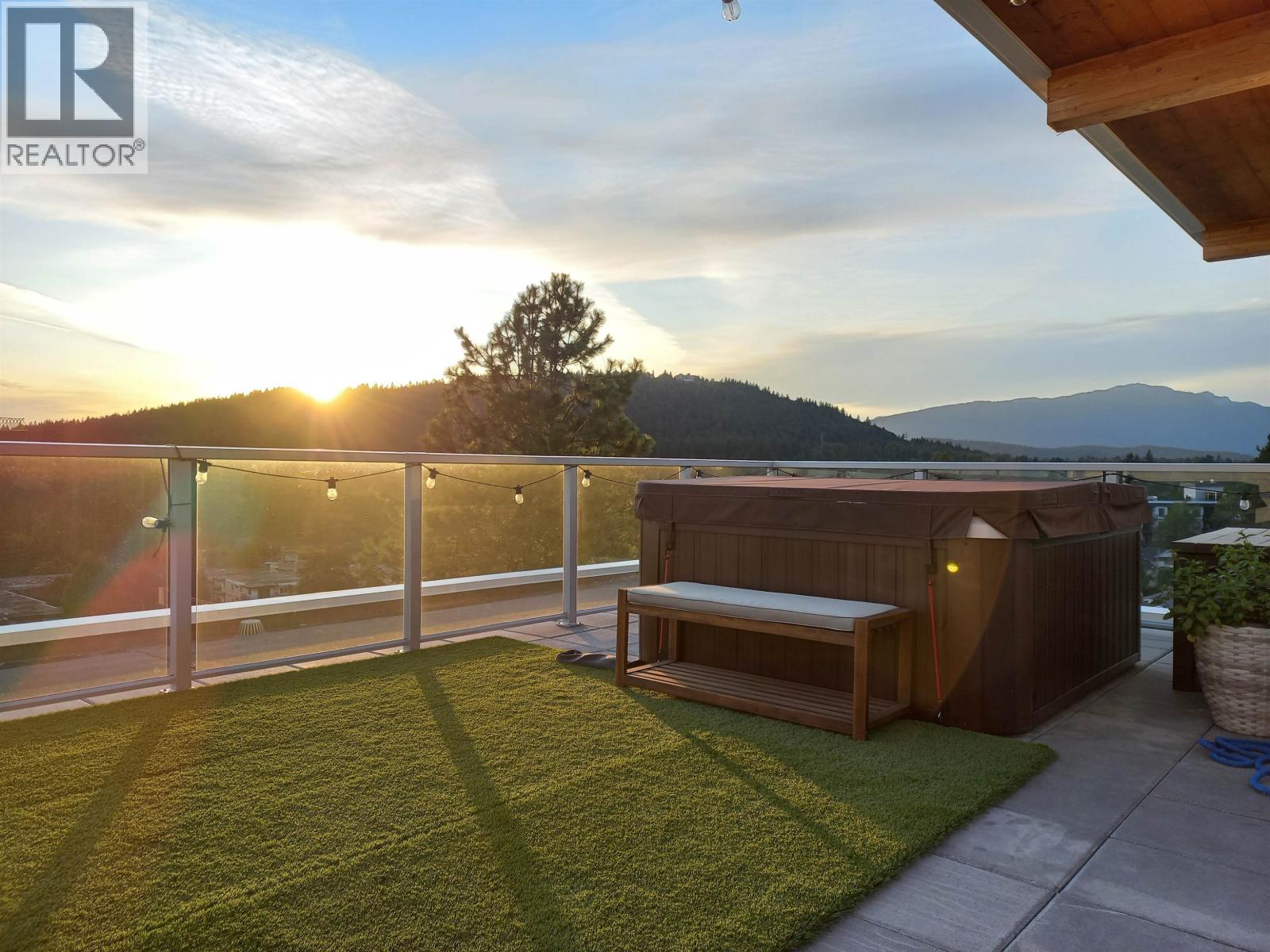 611 707 COMO LAKE AVENUE, Coquitlam