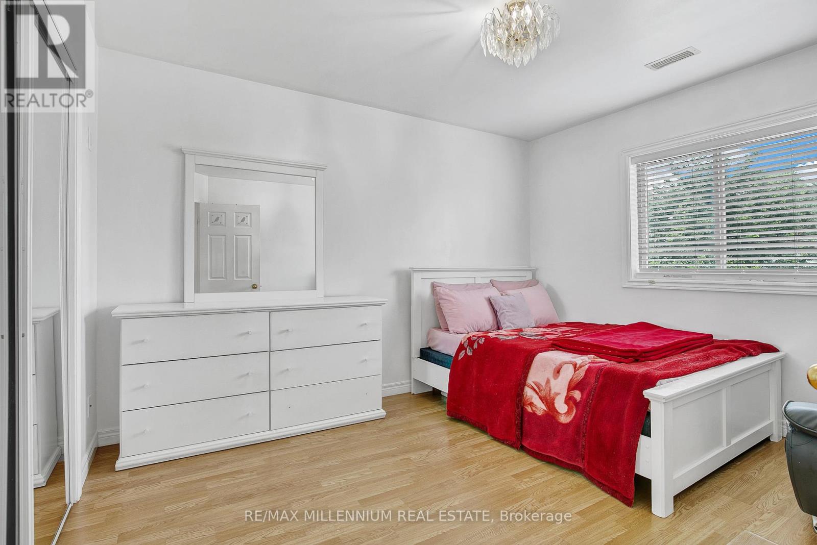 Photo 20 of 1725 Highland Avenue, Windsor ON