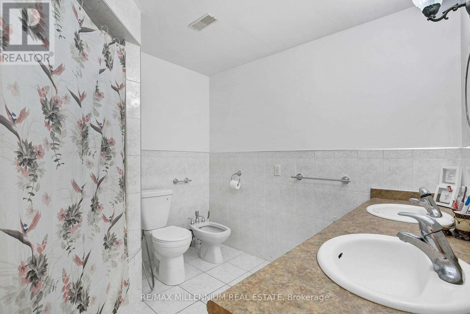 Photo 21 of 1725 Highland Avenue, Windsor ON