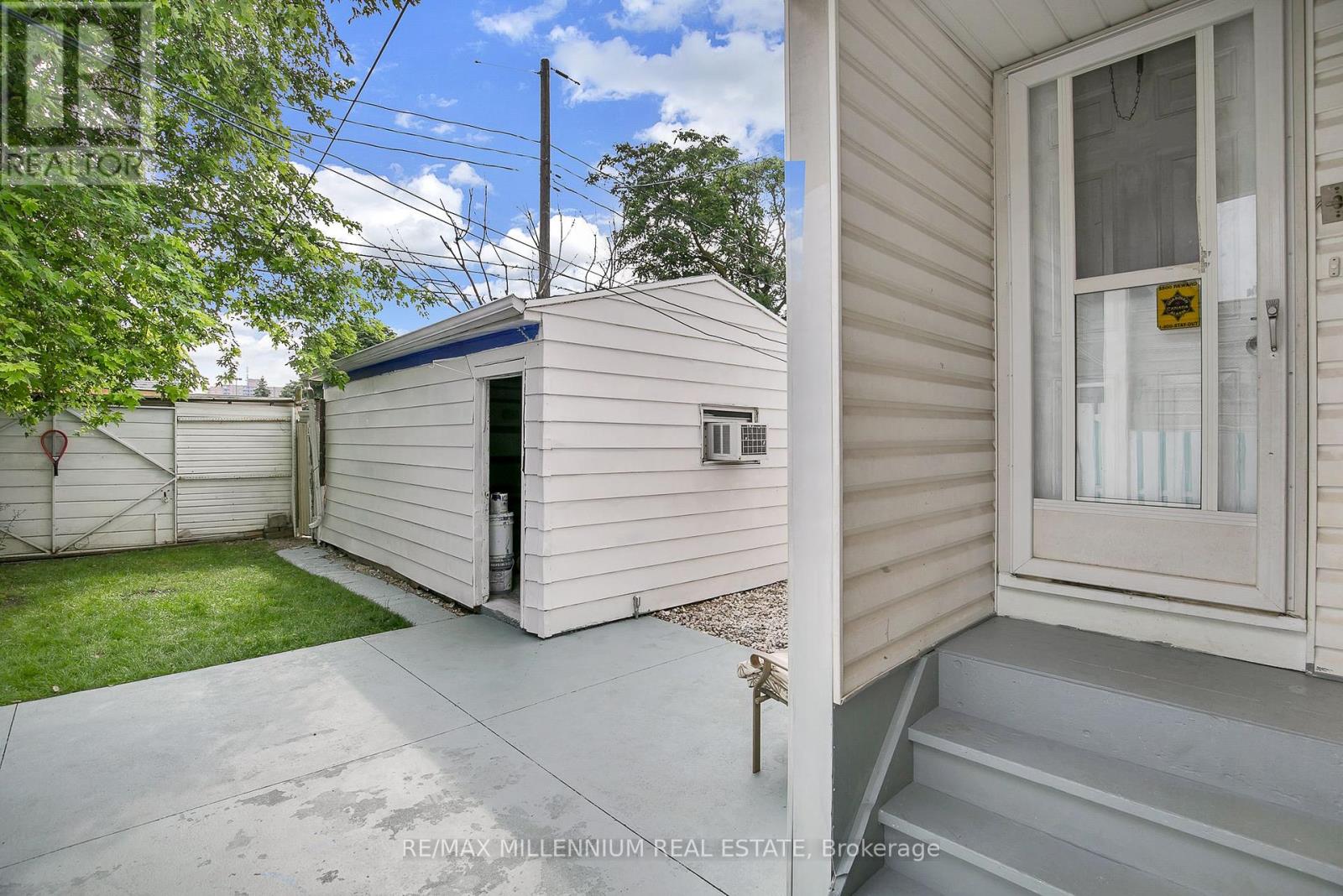 Photo 28 of 1725 Highland Avenue, Windsor ON