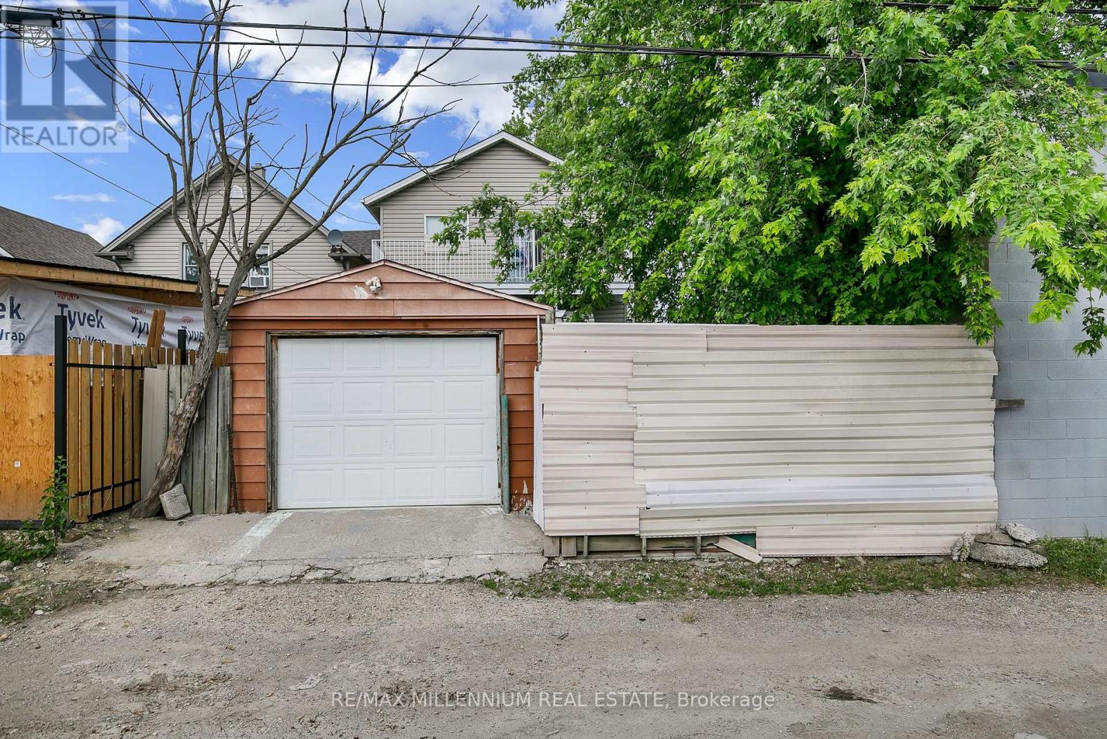 Photo 29 of 1725 Highland Avenue, Windsor ON