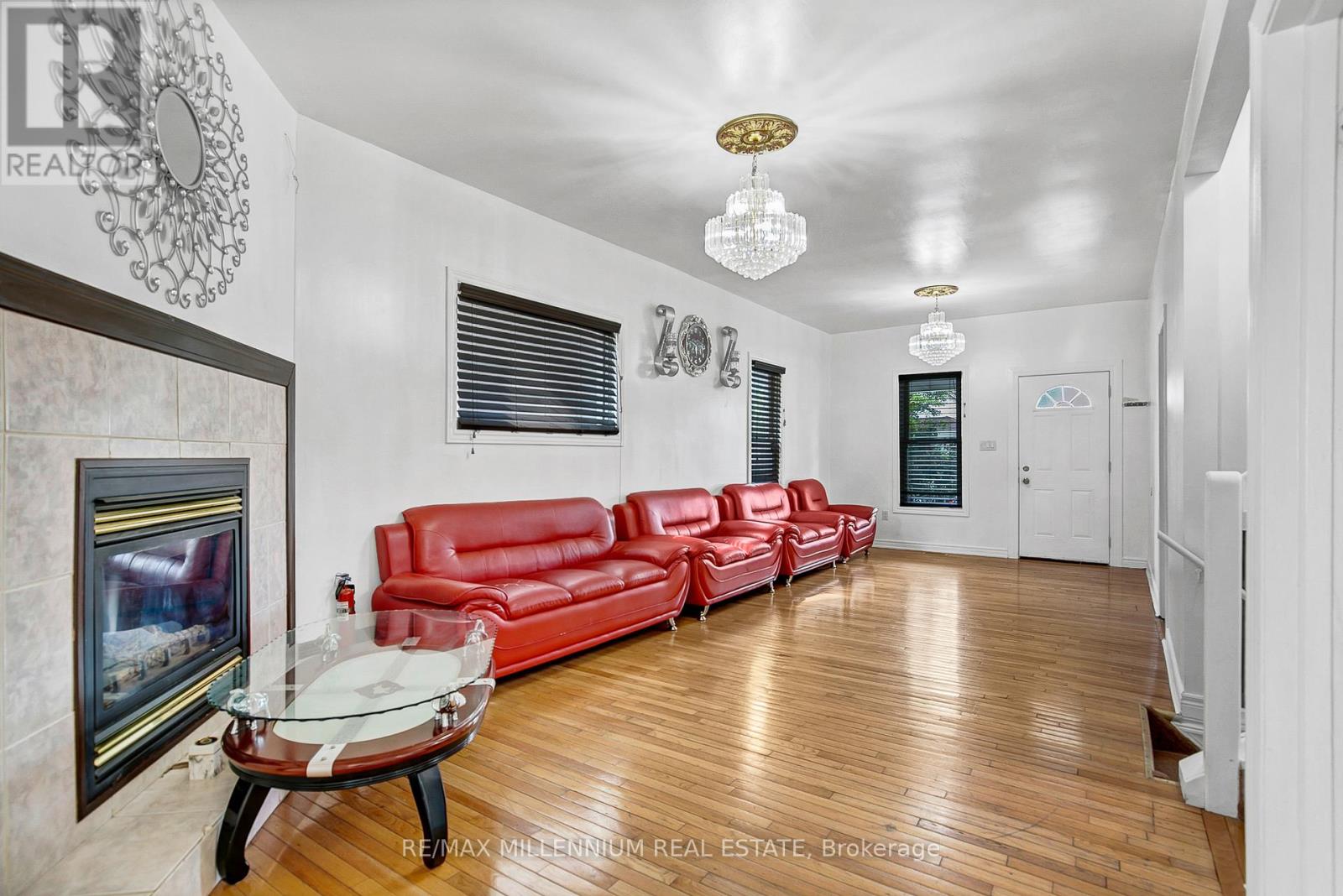 Photo 4 of 1725 Highland Avenue, Windsor ON