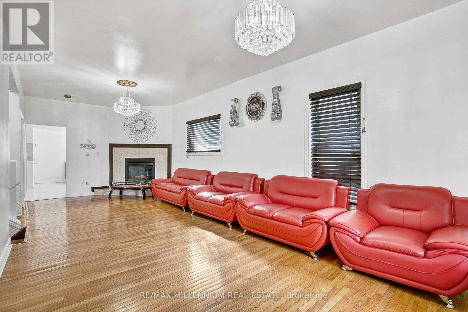 Photo 5 of 1725 Highland Avenue, Windsor ON