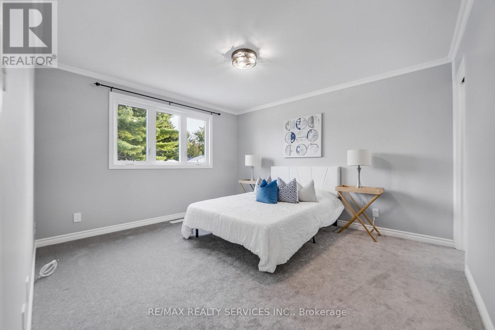 Photo 12 of 67 Westbury Crescent, Cambridge ON