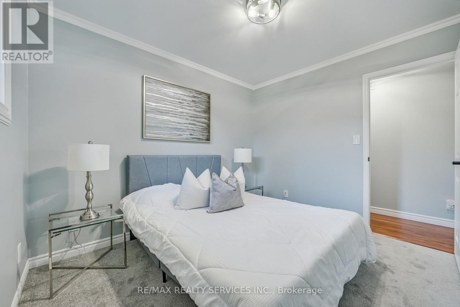 Photo 15 of 67 Westbury Crescent, Cambridge ON