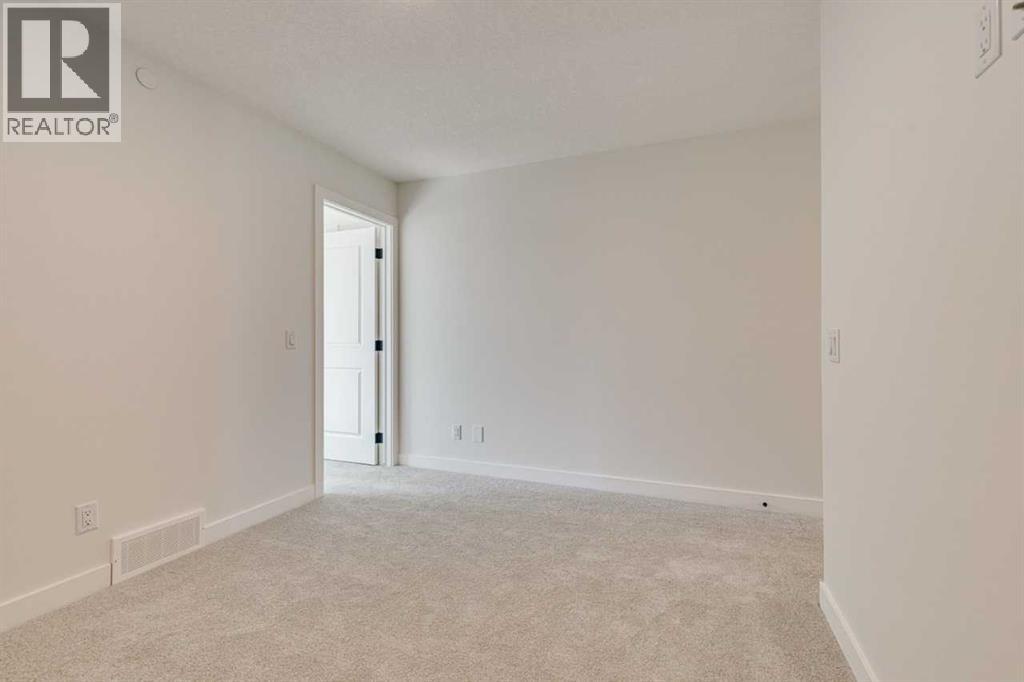 Photo 19 of 377 Hotchkiss Drive Se, Calgary AB