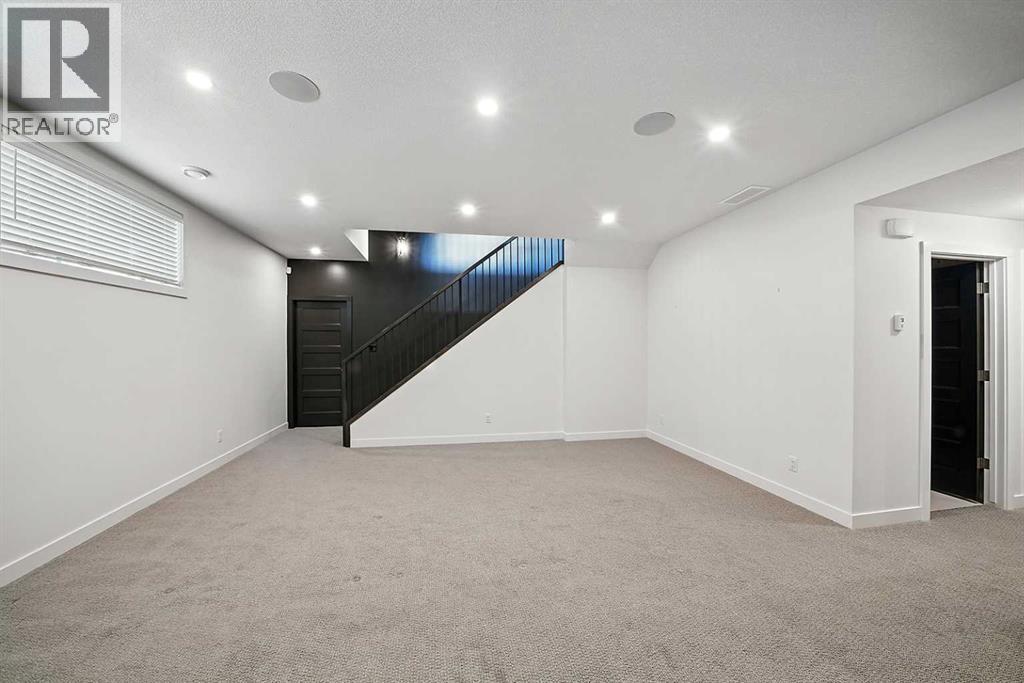 Single Family House for Sale in  Emerald Drive Evergreen Red Deer 