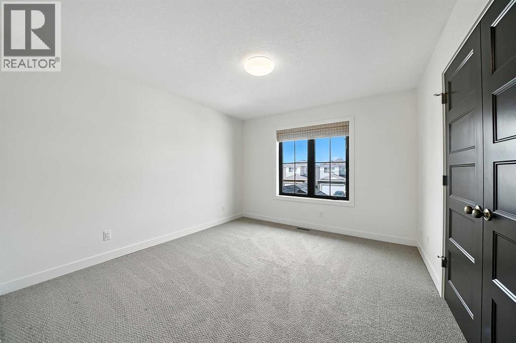 Single Family House for Sale in  Emerald Drive Evergreen Red Deer 