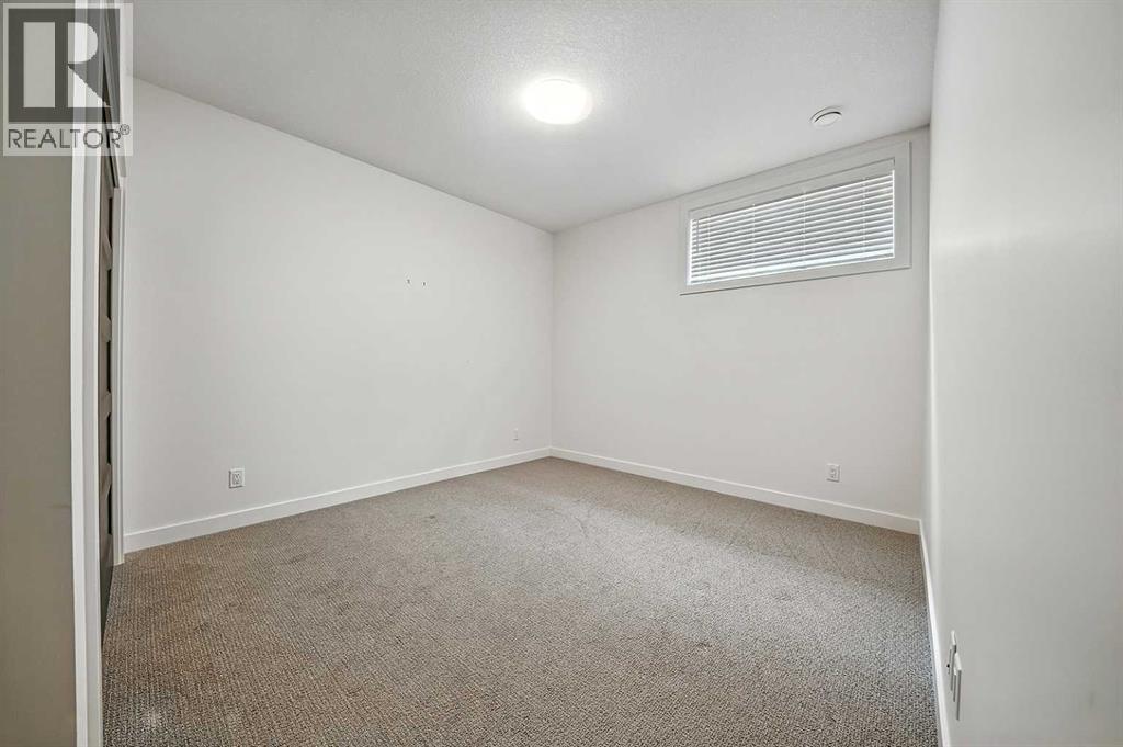 Single Family House for Sale in  Emerald Drive Evergreen Red Deer 