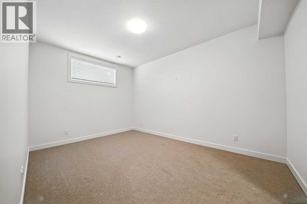 Single Family House for Sale in  Emerald Drive Evergreen Red Deer 