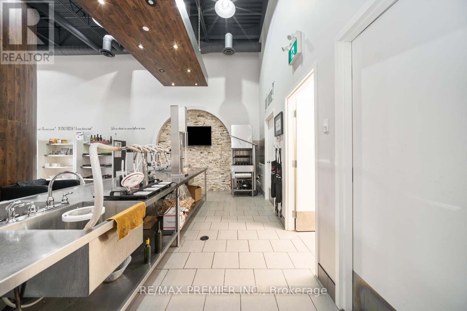 Photo 15 of 19 172 Bullock Drive, Markham ON