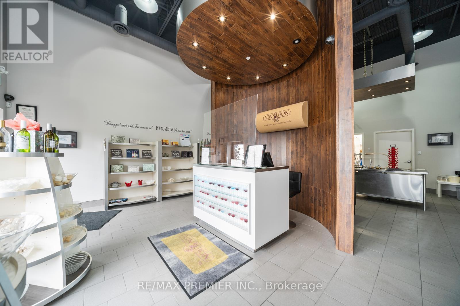 Photo 7 of 19 172 Bullock Drive, Markham ON