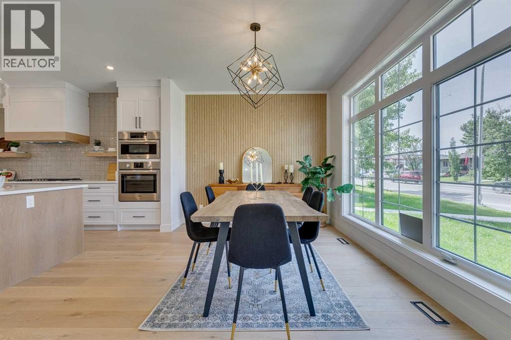 Photo 2 of 3723 Richmond Road Sw, Calgary AB