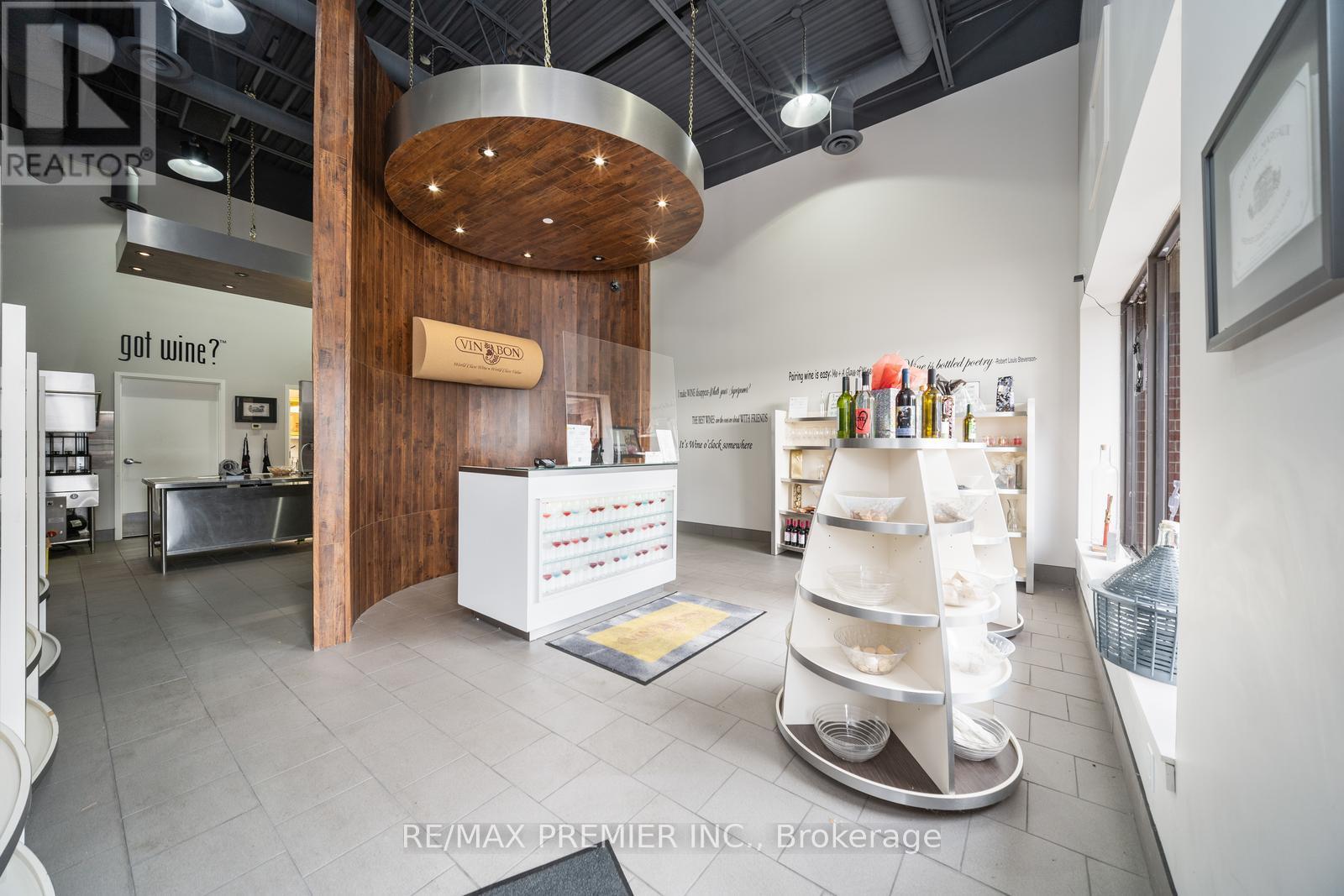 Photo 4 of 19 172 Bullock Drive, Markham ON