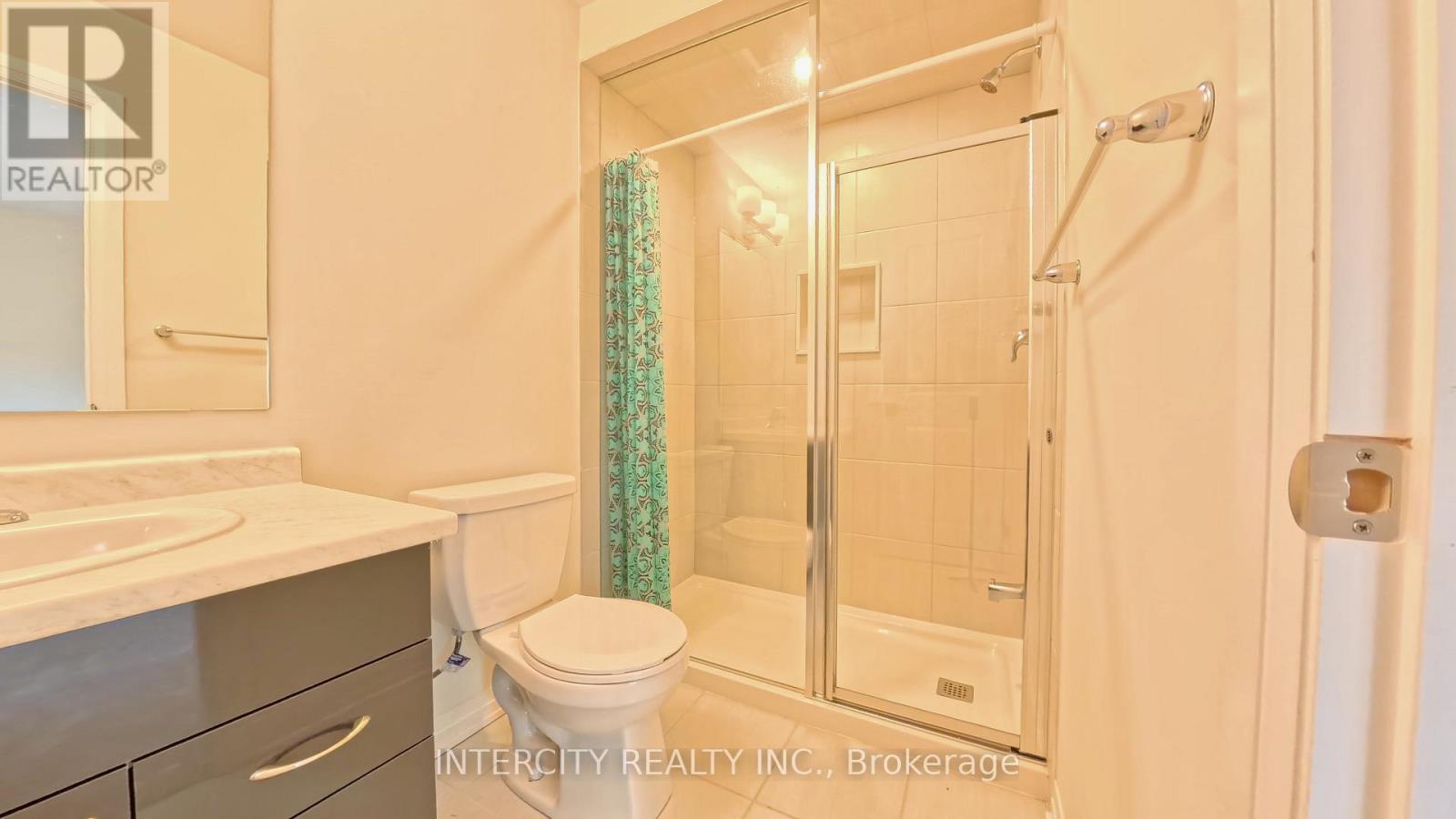 Photo 20 of 76 Fieldridge Crescent, Brampton ON