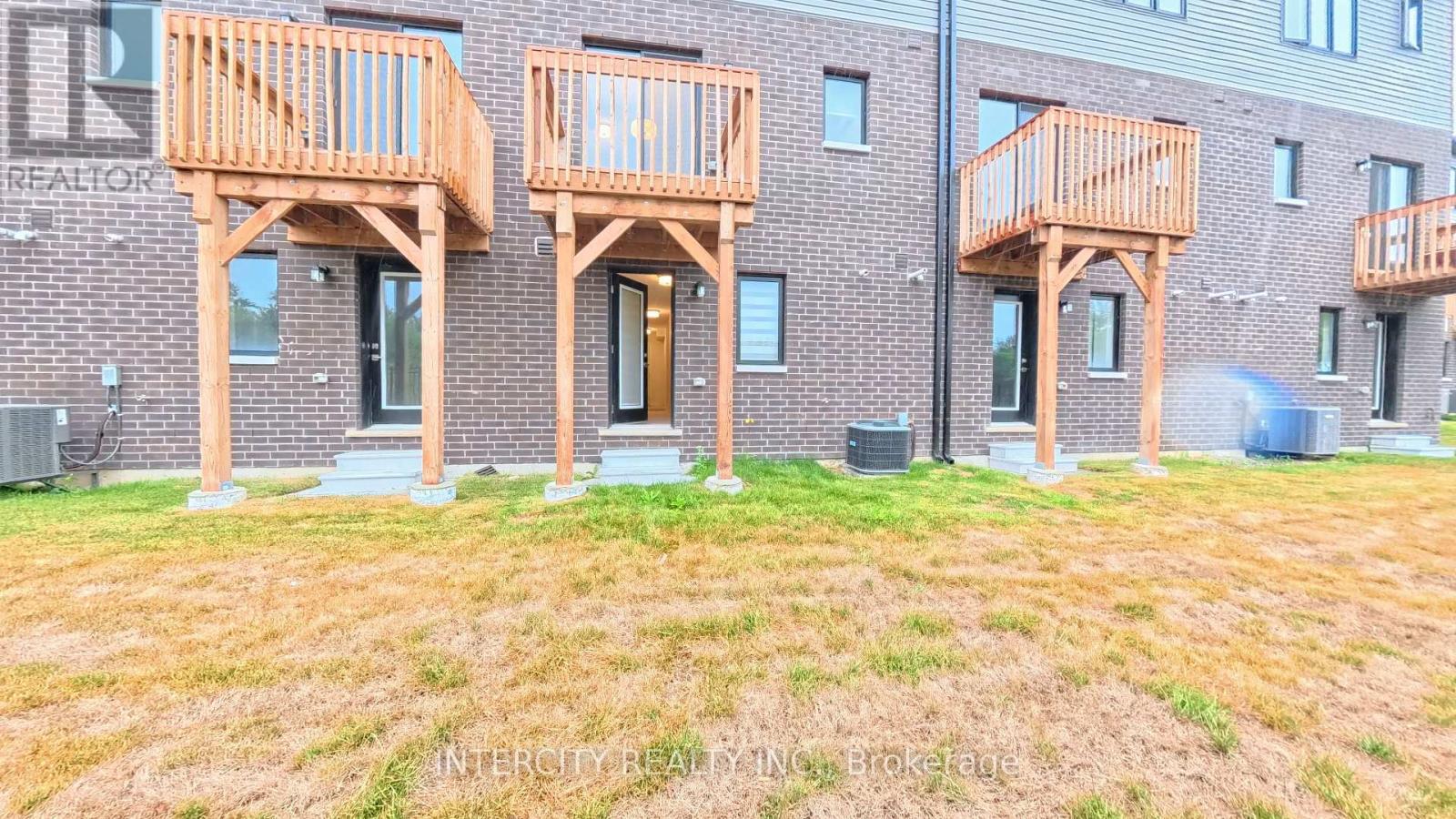 Photo 29 of 76 Fieldridge Crescent, Brampton ON